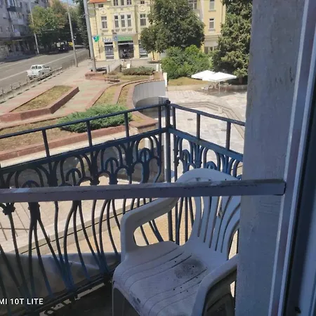 アパート Малък Апартамент За Гости В Центъра На Град Бургас ブルガス